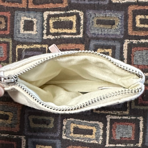 Lot/3 Brandy Melville Zip Pouches and Scrunchie NEW - Picture 4 of 9